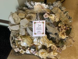 #24 Wreath: Victorian Christmas - Randy Robertson